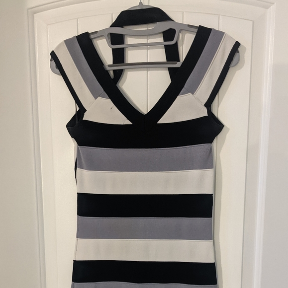 Le Chateau Cocktail dress - Picture 4 of 7